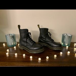 Dr. Martens -1460 COMBAT BOOT - WOMEN'S